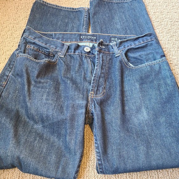 Bullhead Denim Co. Blue Jeans. Five pockets design with a Retro Wrangler Look. - Picture 3 of 5